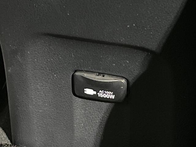 プリウス SセーフティプラスII 純正ナビ 全周囲カメラ 100V電源 衝突軽減装置 レーダークルーズ 禁煙車 ドラレコ コーナーセンサー レーンキープ スマートキー LEDヘッド ETC ブラインドスポットモニター 誤発進抑制機能(46枚目)