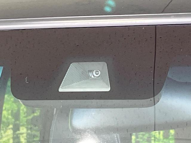 N-BOXカスタム G・Lターボホンダセンシング 両側電動ドア 純正ナビ バックカメラ 衝突軽減装置 レーダークルーズ 禁煙車 ハーフレザーシート コーナーセンサー スマートキー LEDヘッド ETC 純正15インチAW Bluetooth再生(6枚目)