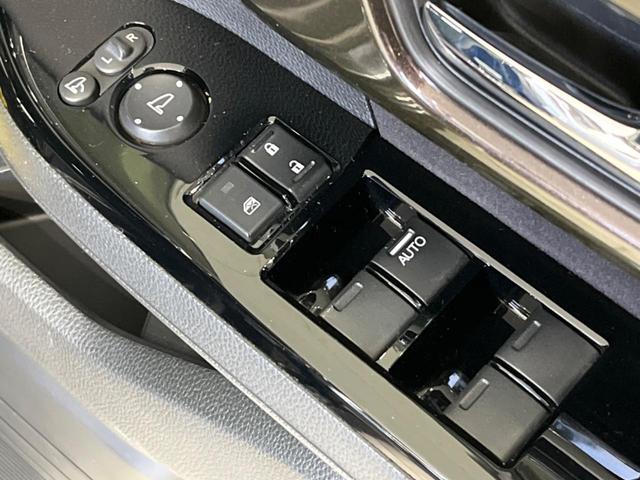 N-BOXカスタム G・Lターボホンダセンシング 両側電動ドア 純正ナビ バックカメラ 衝突軽減装置 レーダークルーズ 禁煙車 ハーフレザーシート コーナーセンサー スマートキー LEDヘッド ETC 純正15インチAW Bluetooth再生(28枚目)