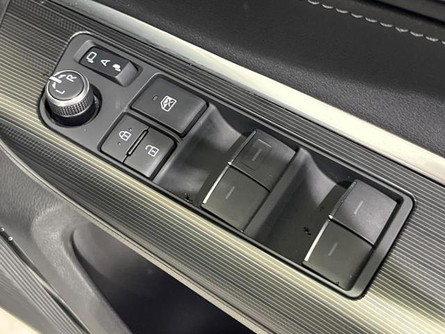 ハリアー G 4WD 純正8型ディスプレイオーディオ バックカメラ 寒冷地仕様 衝突軽減装置 レーダークルーズ 禁煙車 電動リアゲート ハーフレザーシート パワーシート ドラレコ コーナーセンサー スマートキー(28枚目)