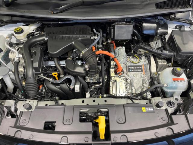 オーラ G レザーエディション 純正9型ナビ 全周囲カメラ 衝突軽減装置 BOSEサウンドシステム プロパイロット 禁煙車 レザーシート ドラレコ コーナーセンサー スマートキー LEDヘッド ETC2.0 オートハイビーム(18枚目)