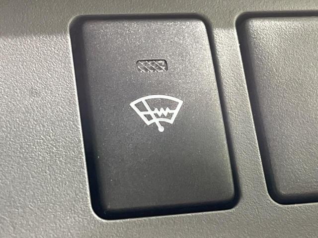 ヴォクシー ＺＳ　４ＷＤ　両側電動ドア　後席モニター　９型ナビ　バックカメラ　禁煙車　ドラレコ　スマートキー　ＨＩＤヘッド　エアロ　ＥＴＣ　純正１６インチＡＷ　オートエアコン　Ｂｌｕｅｔｏｏｔｈ　フルセグ　パドルシフト（37枚目）