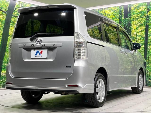 ヴォクシー ＺＳ　４ＷＤ　両側電動ドア　後席モニター　９型ナビ　バックカメラ　禁煙車　ドラレコ　スマートキー　ＨＩＤヘッド　エアロ　ＥＴＣ　純正１６インチＡＷ　オートエアコン　Ｂｌｕｅｔｏｏｔｈ　フルセグ　パドルシフト（68枚目）