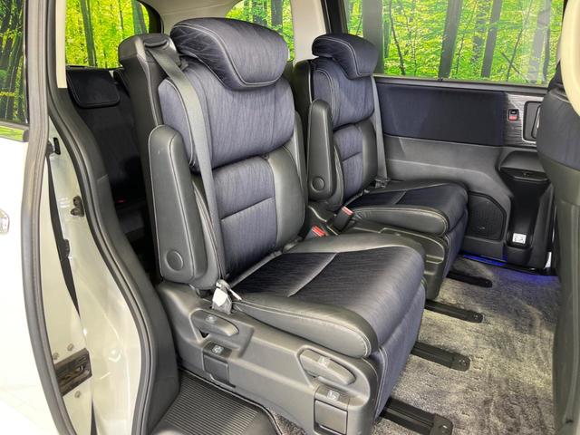 オデッセイ アブソルート・２０ｔｈアニバーサリー　両側電動ドア　後席モニター　純正８型ナビ　バックカメラ　衝突軽減装置　禁煙車　ハーフレザーシート　パワーシート　スマートキー　ＬＥＤヘッド　ＥＴＣ　クルコン　純正１８インチＡＷ　オートライト　フルセグ（9枚目）