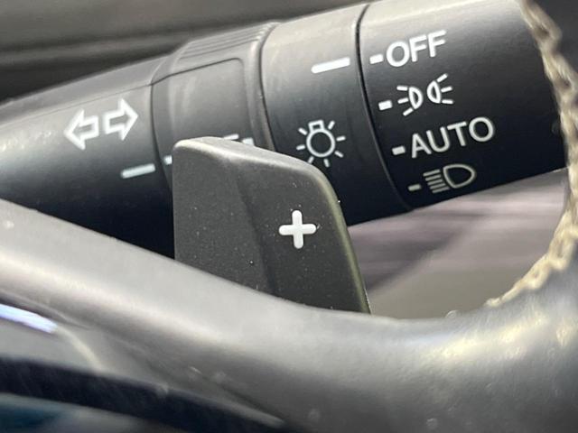 オデッセイ アブソルート・２０ｔｈアニバーサリー　両側電動ドア　後席モニター　純正８型ナビ　バックカメラ　衝突軽減装置　禁煙車　ハーフレザーシート　パワーシート　スマートキー　ＬＥＤヘッド　ＥＴＣ　クルコン　純正１８インチＡＷ　オートライト　フルセグ（41枚目）