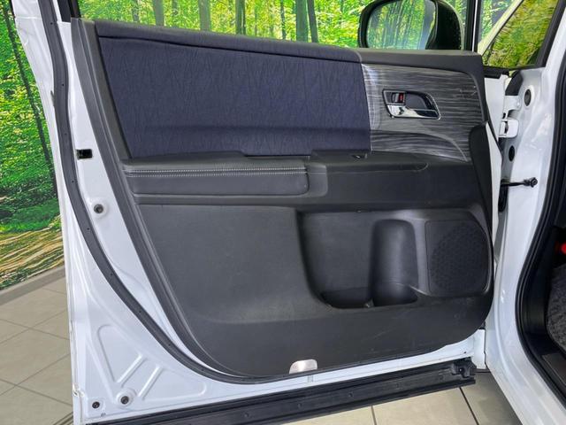 オデッセイ アブソルート・２０ｔｈアニバーサリー　両側電動ドア　後席モニター　純正８型ナビ　バックカメラ　衝突軽減装置　禁煙車　ハーフレザーシート　パワーシート　スマートキー　ＬＥＤヘッド　ＥＴＣ　クルコン　純正１８インチＡＷ　オートライト　フルセグ（49枚目）