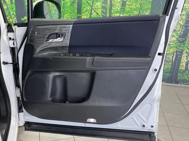 オデッセイ アブソルート・２０ｔｈアニバーサリー　両側電動ドア　後席モニター　純正８型ナビ　バックカメラ　衝突軽減装置　禁煙車　ハーフレザーシート　パワーシート　スマートキー　ＬＥＤヘッド　ＥＴＣ　クルコン　純正１８インチＡＷ　オートライト　フルセグ（50枚目）