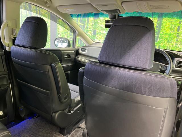 オデッセイ アブソルート・２０ｔｈアニバーサリー　両側電動ドア　後席モニター　純正８型ナビ　バックカメラ　衝突軽減装置　禁煙車　ハーフレザーシート　パワーシート　スマートキー　ＬＥＤヘッド　ＥＴＣ　クルコン　純正１８インチＡＷ　オートライト　フルセグ（55枚目）