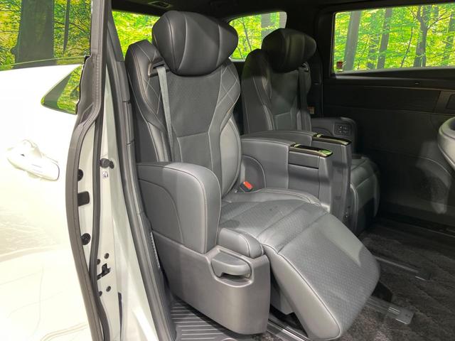 ヴェルファイアハイブリッド Ｚ　プレミア　左右独立ムーンルーフ　両側電動ドア　純正１４インチディスプレイオーディオ　全周囲カメラ　衝突軽減装置　レーダークルーズ　禁煙車　電動リアゲート　レザーシート　前中席シートエアコン　前後ドラレコ　ＥＴＣ（9枚目）