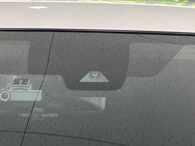 �y�C���e���W�F���g�G�}�[�W�F���V�[�u���[�L�z�t�����g�J�����őO���̎ԗ�����s�҂����m�B�Փ˂������Ȏ��͏Փ˔�Q�y���u���[�L���쓮�A�Փˉ�����T�|�[�g�B�����S�Ƀh���C�u�����y���݂��������܂��B