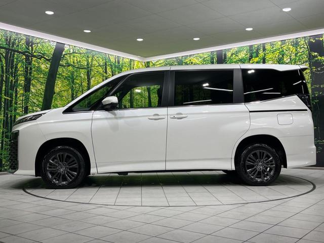 ヴォクシー Ｓ－Ｚ　４ＷＤ　両側電動ドア　純正１０型ナビ　バックカメラ　衝突軽減装置　レーダークルーズ　禁煙車　シートヒーター　ハーフレザーシート　ドラレコ　コーナーセンサー　レーンキープ　ＬＥＤヘッド　ＥＴＣ２．０（68枚目）