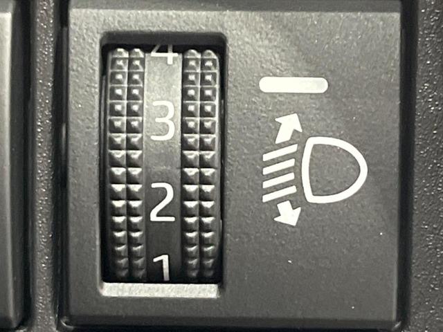 アクア Ｚ　４ＷＤ　バックカメラ　衝突軽減装置　レーダークルーズ　禁煙車　コーナーセンサー　レーンキープ　スマートキー　ＬＥＤヘッド　１０型ディスプレイオーディオ　ＥＴＣ　オートハイビーム　誤発進抑制機能（32枚目）