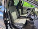 アクア Ｓ　純正ナビ　禁煙車　スマートキー　ＬＥＤヘッド　ＥＴＣ　１５インチＡＷ　オートライト　フォグランプ　オートエアコン　ＣＤ　地デジ　ドアバイザー　プライバシーガラス　アイドリングストップ　横滑り防止装置（8枚目）