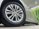 ロイヤルサルーン　純正８型ナビ　バックカメラ　衝突軽減装置　レーダークルーズ　禁煙車　パワーシート　ドラレコ　クリアランスソナー　スマートキー　ＨＩＤヘッド　ＥＴＣ　純正１６インチＡＷ　ＣＤ　ＤＶＤ再生　革巻きハンドル（13枚目）
