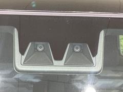 【スマートアシスト】走行中に前方の車両等を認識し、衝突しそうな時は警報とブレーキで衝突回避と被害軽減をアシスト。より安全にドライブをお楽しみいただけます。 4