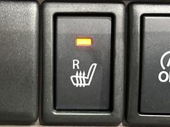【シートヒーター】寒い日に重宝するシートヒーター！エアコンより早く温まってくれるので寒がりの人も安心ですね♪エアコンの温風は乾燥するから苦手、という方にもをおすすめです。 4