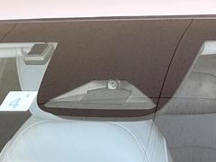 【ホンダセンシング】走行中に前方の車両等を認識し、衝突しそうな時は警報とブレーキで衝突回避と被害軽減をアシスト。より安全にドライブをお楽しみいただけます。 5