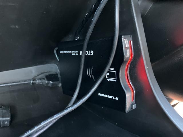 今では必需品のＥＴＣも付いております。高速道路での出入りもスムーズ。渋滞緩和にもなりエコにも繋がります。