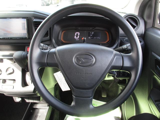 ミライース Ｌ　ＳＡＩＩＩ　４ＷＤ　バックカメラ　ナビ　クリアランスソナー　衝突被害軽減システム　オートマチックハイビーム　キーレスエントリー　アイドリングストップ　ＣＶＴ　盗難防止システム　ＡＢＳ　ＥＳＣ　ＣＤ　ＵＳＢ（3枚目）