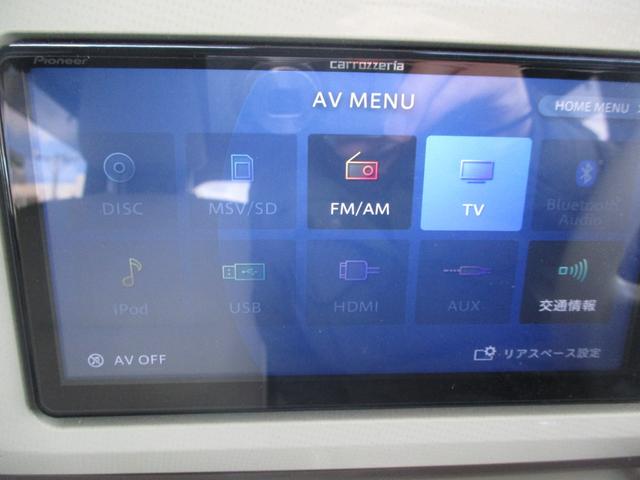 ムーヴキャンバス Ｘメイクアップリミテッド　ＳＡＩＩＩ　ドライブレコーダー　ＥＴＣ　全周囲カメラ　両側電動スライドドア　ナビ　ＴＶ　衝突被害軽減システム　オートマチックハイビーム　スマートキー　アイドリングストップ　電動格納ミラー　ベンチシート　ＣＶＴ（6枚目）