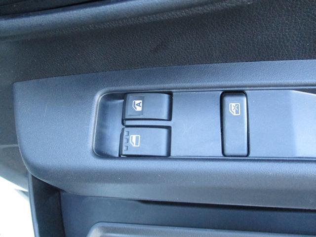 サンバーバン トランスポーター 4WD MT 衝突被害軽減システム クリアランスソナー 両側スライドドア キーレスエントリー アイドリングストップ ESC エアコン パワーステアリング パワーウィンドウ 運転席エアバッグ(10枚目)