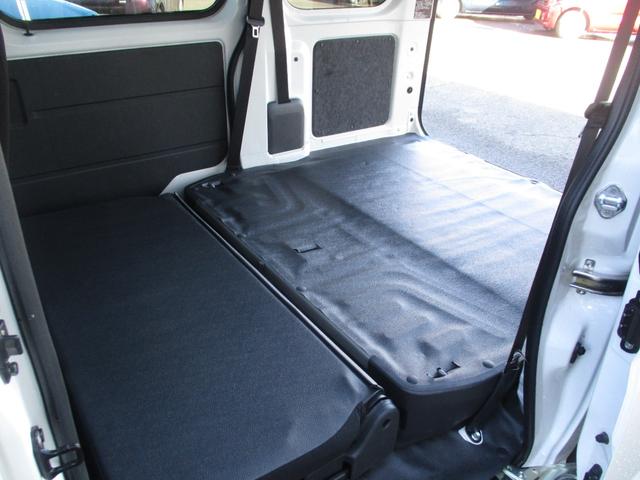 サンバーバン トランスポーター 4WD MT 衝突被害軽減システム クリアランスソナー 両側スライドドア キーレスエントリー アイドリングストップ ESC エアコン パワーステアリング パワーウィンドウ 運転席エアバッグ(28枚目)