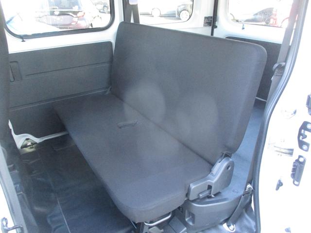 サンバーバン トランスポーター 4WD MT 衝突被害軽減システム クリアランスソナー 両側スライドドア キーレスエントリー アイドリングストップ ESC エアコン パワーステアリング パワーウィンドウ 運転席エアバッグ(32枚目)