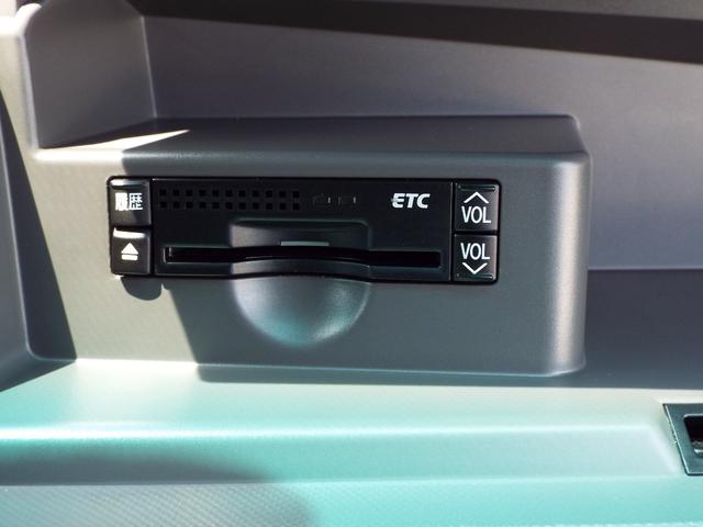 アエラス　ナビ　テレビ　ＥＴＣ　バックカメラ　フリップダウンモニター　クルーズコントロール　両側パワースライドドア　ＨＩＤ　オートライト　フォグランプ　プッシュスタート　スマートキー　純正１７インチアルミ(22枚目)