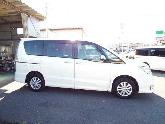 セレナ ハイウェイスター　Ｖセレクション＋セーフティ　Ａセフ　４ＷＤ　ナビ　ＴＶ　バックカメラ　全周囲カメラ　ドラレコ　エンジンスターター　ＥＴＣ　クルーズコントロール　両側パワースライドドア　ＬＥＤライト　オートライト　スマートキー　Ｐスタート　純正アルミ（6枚目）