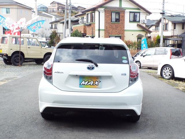 アクア Ｓ　ハイブリッド車　ナビ　テレビ　バックカメラ　ＥＴＣ　エンジンスターター　ＨＩＤヘッドライト　オートライト　フォグランプ　スマートキー　キーレス　プッシュスタート　オートエアコン　フルフラットシート（7枚目）