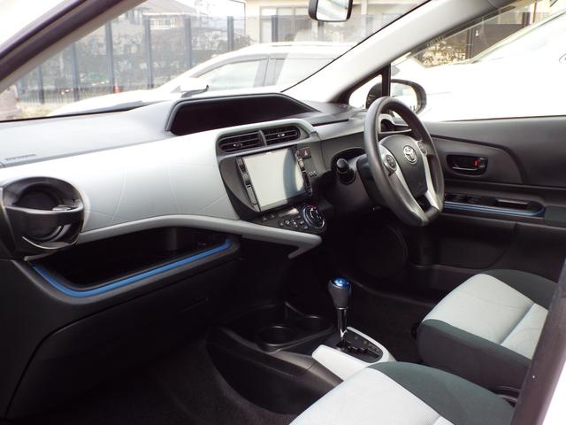 アクア Ｓ　ハイブリッド車　ナビ　テレビ　バックカメラ　ＥＴＣ　エンジンスターター　ＨＩＤヘッドライト　オートライト　フォグランプ　スマートキー　キーレス　プッシュスタート　オートエアコン　フルフラットシート（10枚目）