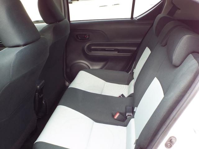 アクア Ｓ　ハイブリッド車　ナビ　テレビ　バックカメラ　ＥＴＣ　エンジンスターター　ＨＩＤヘッドライト　オートライト　フォグランプ　スマートキー　キーレス　プッシュスタート　オートエアコン　フルフラットシート（11枚目）