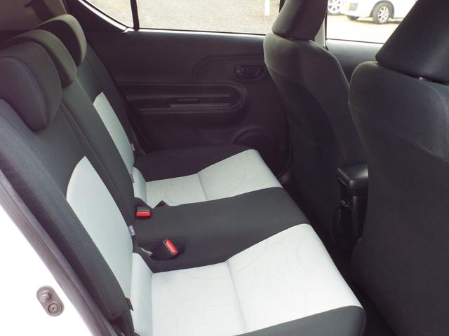 アクア Ｓ　ハイブリッド車　ナビ　テレビ　バックカメラ　ＥＴＣ　エンジンスターター　ＨＩＤヘッドライト　オートライト　フォグランプ　スマートキー　キーレス　プッシュスタート　オートエアコン　フルフラットシート（12枚目）