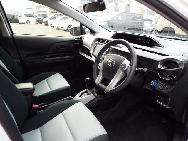 アクア Ｓ　ハイブリッド車　ナビ　テレビ　バックカメラ　ＥＴＣ　エンジンスターター　ＨＩＤヘッドライト　オートライト　フォグランプ　スマートキー　キーレス　プッシュスタート　オートエアコン　フルフラットシート（17枚目）