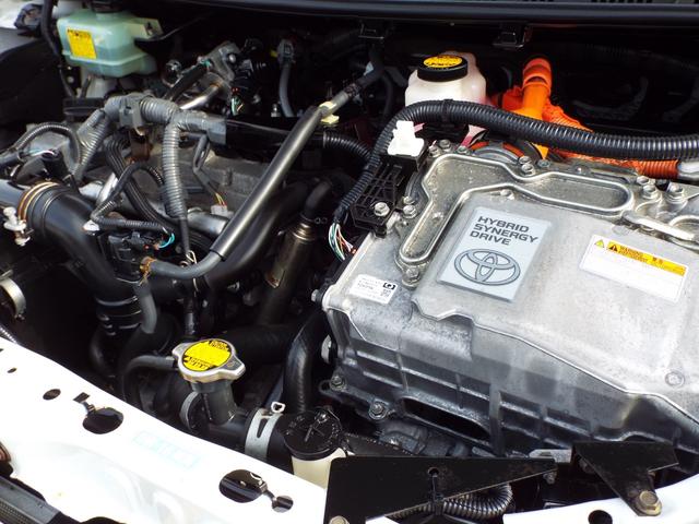 アクア Ｓ　ハイブリッド車　ナビ　テレビ　バックカメラ　ＥＴＣ　エンジンスターター　ＨＩＤヘッドライト　オートライト　フォグランプ　スマートキー　キーレス　プッシュスタート　オートエアコン　フルフラットシート（31枚目）