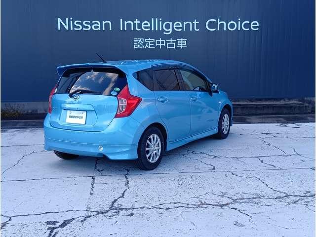 ノート 1.2 X 日産純正メモリーナビ/フルセグTV/Bluetoot ETC搭載 禁煙 1オーナー車 記録簿付き スマトキー セキュリティーアラーム キーレス 運転席助手席エアバッグ ナビTV ワンセグ バックカメラ エアコン パワーウィンドウ パワーステアリング(6枚目)