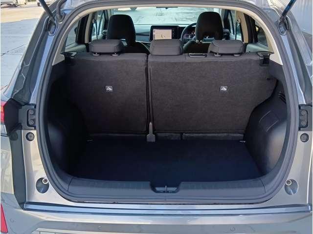 ノート 1.2 X 元当社社有車・e-POWER リアカメラ 衝突被害軽減ブレ-キ 全方位カメラ 禁煙車 LEDヘッドライト インテリジェントキー ワンオーナー 整備記録簿 ワンセグTV TVナビ サイドカメラ メモリーナビ パワーウィンドウ ABS(14枚目)