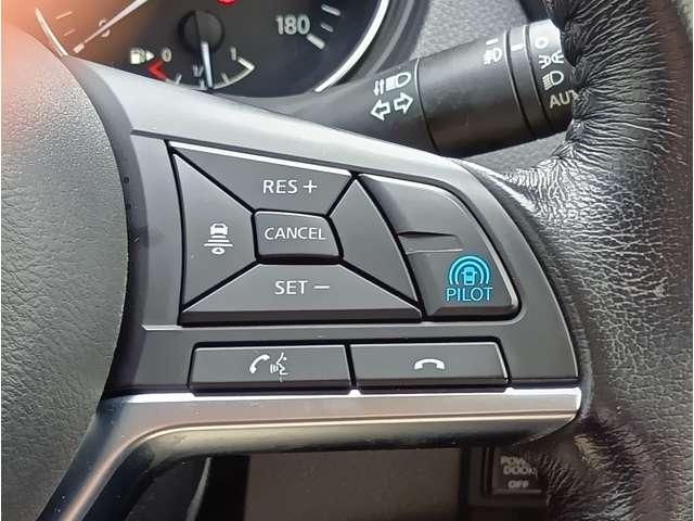 エクストレイル 2.0 20Xi 2列車 純正9インチメモリーナビゲーション アイドリングストップ車 LEDヘットライト Rカメラ 盗難防止装置 インテリキー レーンキープアシスト ETC ドライブレコーダー 記録簿 キーフリー TVナビ オートエアコン アルミホイール ABS(17枚目)