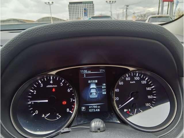 エクストレイル ２．０　２０Ｘ　エマージェンシーブレーキパッケージ　２列車　４ＷＤ　純正メモリーナビ　ＬＥＤヘッドライト　スマキ－　アイドリングＳＴＯＰ　セキュリティ　ＡＷＤ　アルミ　ナビ＆ＴＶ　メモリーナビゲーション　ＬＥＤヘッドランプ　エアコン　ワンセグ　パワーステアリング　キーレス　ＥＴＣ車載器　パワーウインドウ（18枚目）