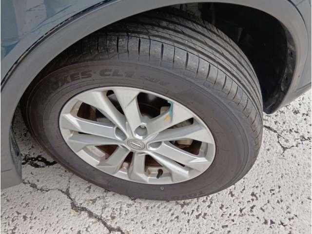 エクストレイル ２．０　２０Ｘ　エマージェンシーブレーキパッケージ　２列車　４ＷＤ　純正メモリーナビ　ＬＥＤヘッドライト　スマキ－　アイドリングＳＴＯＰ　セキュリティ　ＡＷＤ　アルミ　ナビ＆ＴＶ　メモリーナビゲーション　ＬＥＤヘッドランプ　エアコン　ワンセグ　パワーステアリング　キーレス　ＥＴＣ車載器　パワーウインドウ（19枚目）