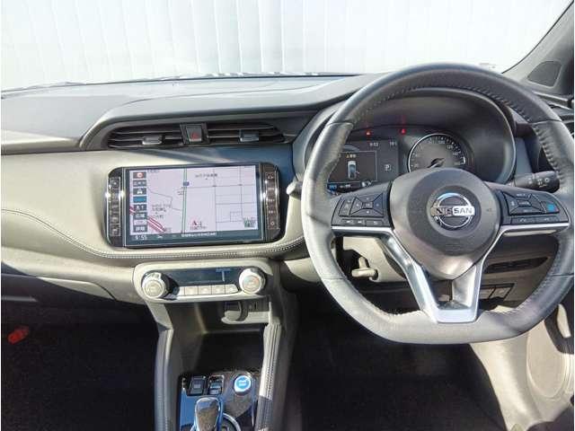 キックス 1.2 X (e-POWER) メモリーナビMM320D-L 純正メモリーナビMM320D-L・アラウンドビューモニター・スマートルームミラー・プロパイロット・ETC・LEDヘッドライト・SOSコール・車線逸脱警報・横滑り防止・インテリジェントキー(4枚目)