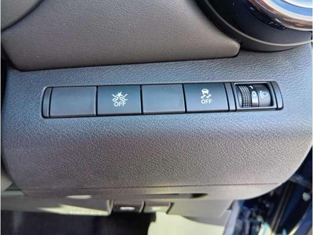 キックス 1.2 X (e-POWER) メモリーナビMM320D-L 純正メモリーナビMM320D-L・アラウンドビューモニター・スマートルームミラー・プロパイロット・ETC・LEDヘッドライト・SOSコール・車線逸脱警報・横滑り防止・インテリジェントキー(9枚目)