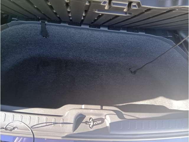 セレナ １．２　ｅ－ＰＯＷＥＲ　ハイウェイスター　Ｖ　日産純正メモリーナビ・アラウンドビューモ　３６０°カメラ　エマジェンシーブレーキ　１オナ　パーキングアシスト　寒冷地仕様　スマキー　バックカメラ　禁煙　ＬＥＤ　レーンアシスト　点検記録簿付　ＥＴＣ　イモビ　フルオートエアコン　アルミホイール（11枚目）