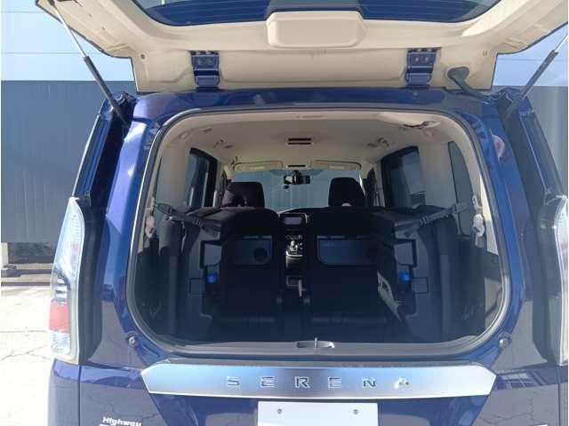 セレナ １．２　ｅ－ＰＯＷＥＲ　ハイウェイスター　Ｖ　日産純正メモリーナビ・アラウンドビューモ　３６０°カメラ　エマジェンシーブレーキ　１オナ　パーキングアシスト　寒冷地仕様　スマキー　バックカメラ　禁煙　ＬＥＤ　レーンアシスト　点検記録簿付　ＥＴＣ　イモビ　フルオートエアコン　アルミホイール（12枚目）
