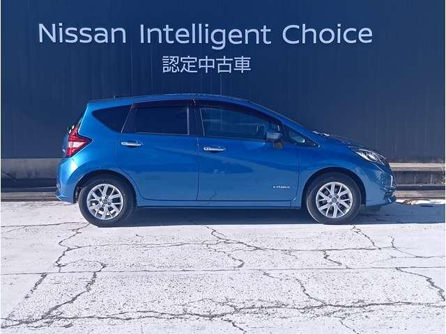 ノート 1.2 e-POWER X 日産純正メモリーナビ・アラウンドビューモ 禁煙 360°カメラ 記録簿付 Rカメラ 運転席助手席エアバック レーンキープ AUTOエアコン 1オーナー 盗難防止システム ナビTV AW サイドカメラ 運転席エアバッグ キーレスエントリー(5枚目)