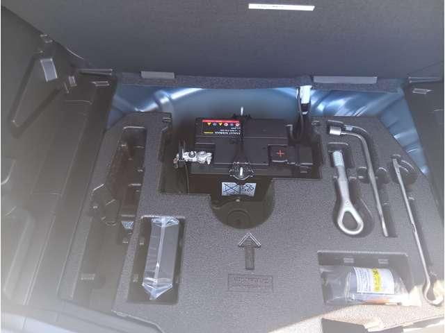 ノート 1.2 e-POWER X 日産純正メモリーナビ・アラウンドビューモ 禁煙 360°カメラ 記録簿付 Rカメラ 運転席助手席エアバック レーンキープ AUTOエアコン 1オーナー 盗難防止システム ナビTV AW サイドカメラ 運転席エアバッグ キーレスエントリー(10枚目)