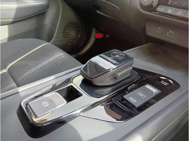 ノート 1.2 X 純正9インチメモリーナビゲーション リアカメラ 衝突被害軽減ブレ-キ 全方位カメラ ETC付 アルミ 禁煙車 LEDヘッドライト レーダークルーズ レーンアシスト インテリジェントキー ワンオーナー ドラレコ 整備記録簿 ワンセグTV(15枚目)