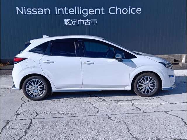 ノート １．２　ＡＵＴＥＣＨ　ＮＩＳＳＡＮ　Ｃｏｎｎｅｃｔナビゲーションシステム　全方位　衝突被害軽減装置　禁煙　点検記録簿　１オーナー　ＬＥＤヘッド　バックモニター　ドラレコ　インテリジェントキー　ＥＴＣ　エアバッグ　ナビ・ＴＶ　メモリーナビ　アルミホイール　オートエアコン（7枚目）