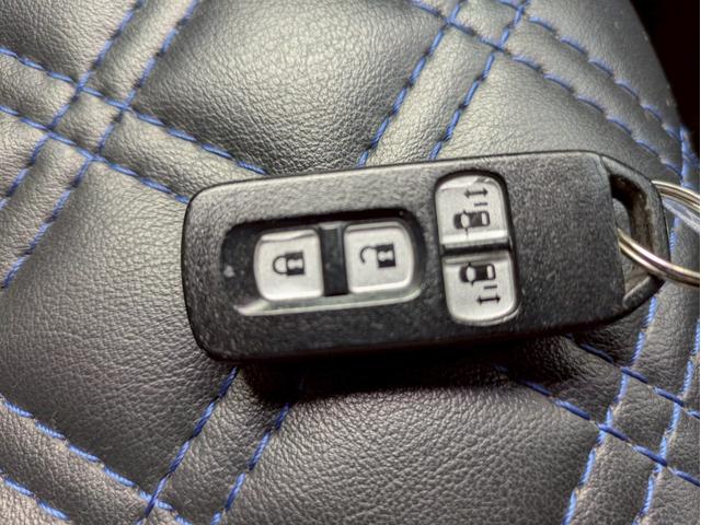Ｎ－ＢＯＸカスタム ターボ　ＳＳパッケージ　純正ＳＤナビ　ワンセグ　ＣＤ　Ｂｌｕｅｔｏｏｔｈ　両側ＰＯＷスライドドア　ＥＴＣ　前後ドラレコ　クルコン　前席左右シートヒーター　ＨＩＤライト　社外マフラー（4枚目）