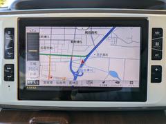 仕事にもプライベートにもあると便利なナビ付のお車です！後から買うと高いので最初から付いているとお得ですね〜♪ 4